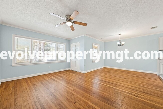 Building Photo - SPACIOUS CHARMING HOME!