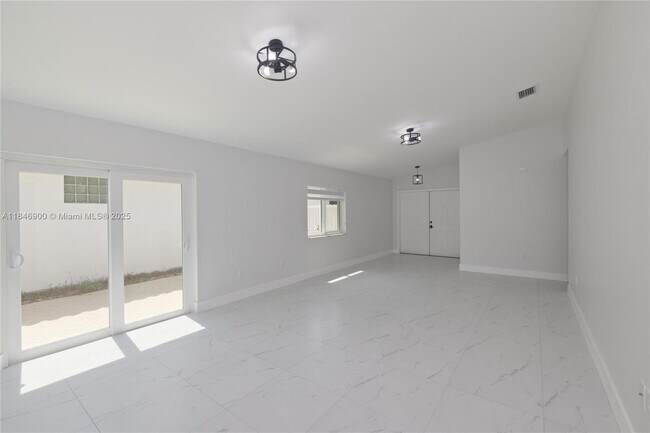 Building Photo - 14947 SW 36th Terrace