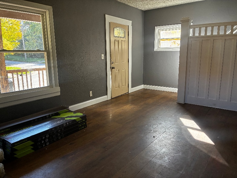 Building Photo - 908 Haynes St