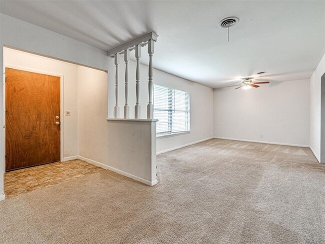 Building Photo - 1212 Lynnwood Dr