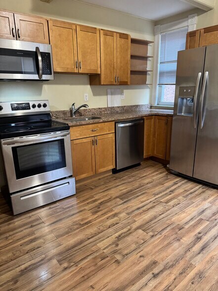 Building Photo - 99 Hungerford St