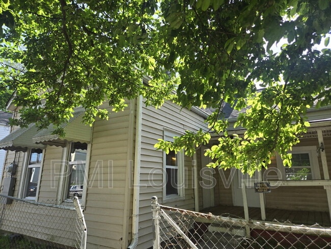 Building Photo - 451 N 25th St