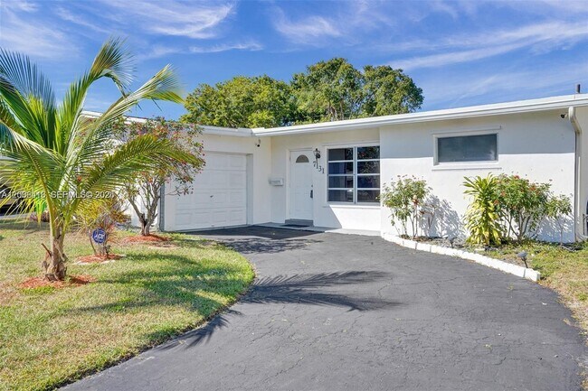 Building Photo - 7131 NW 24th Pl