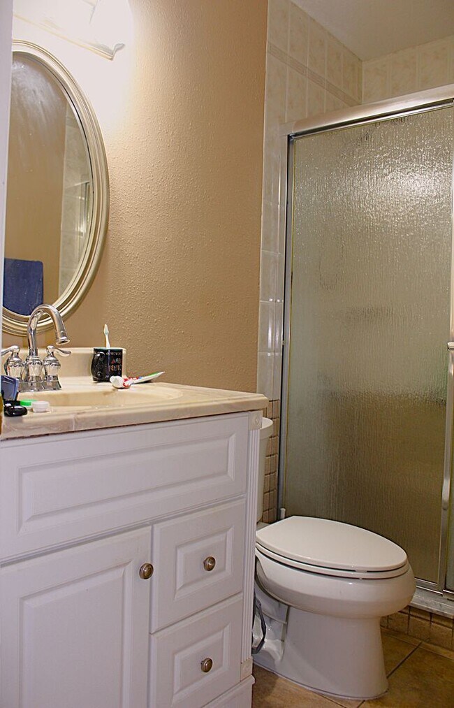 Building Photo - Lovely home in  Windhover Condos