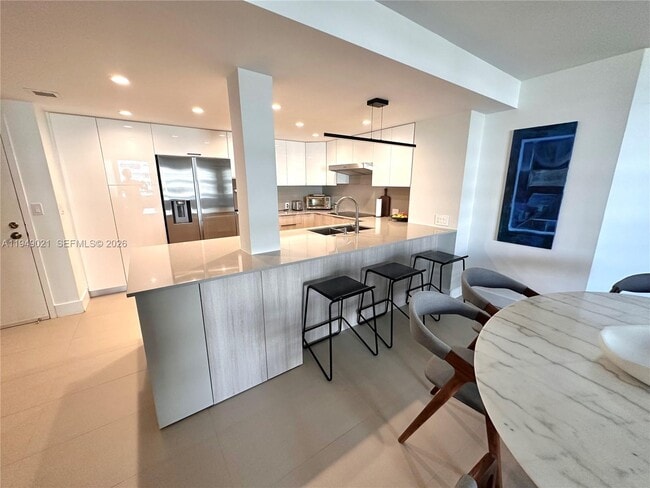 Building Photo - 170 Ocean Ln Dr