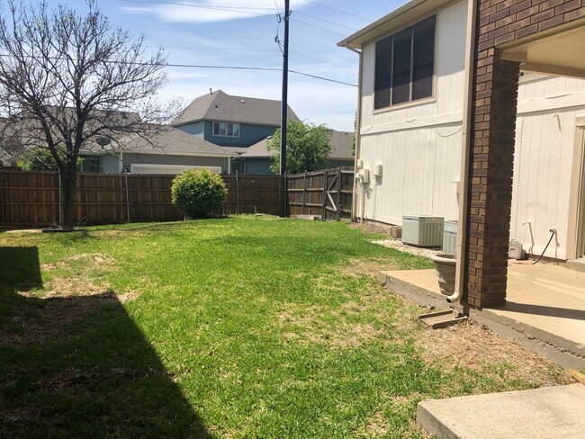 Building Photo - Amazing Location in Carrollton!!