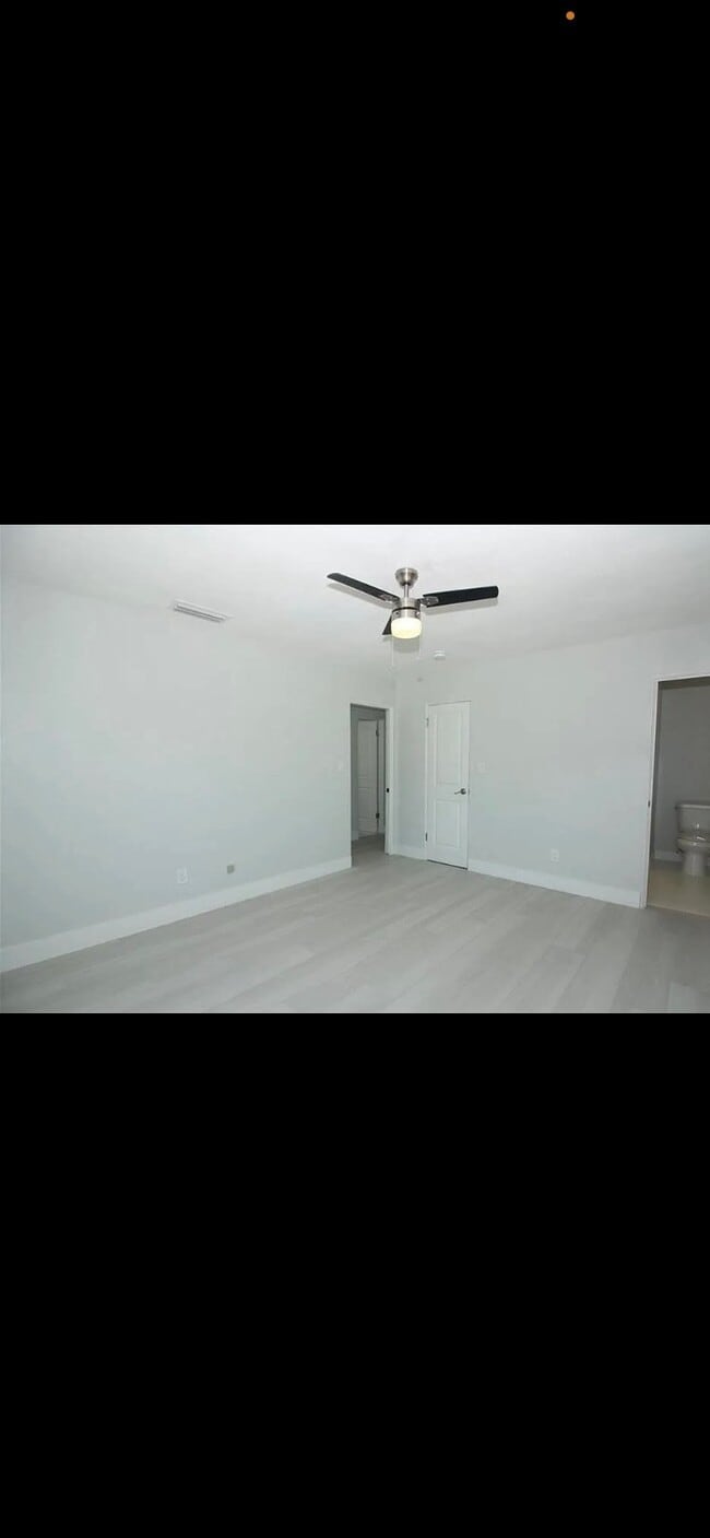 Building Photo - 617 Dunraven Dr