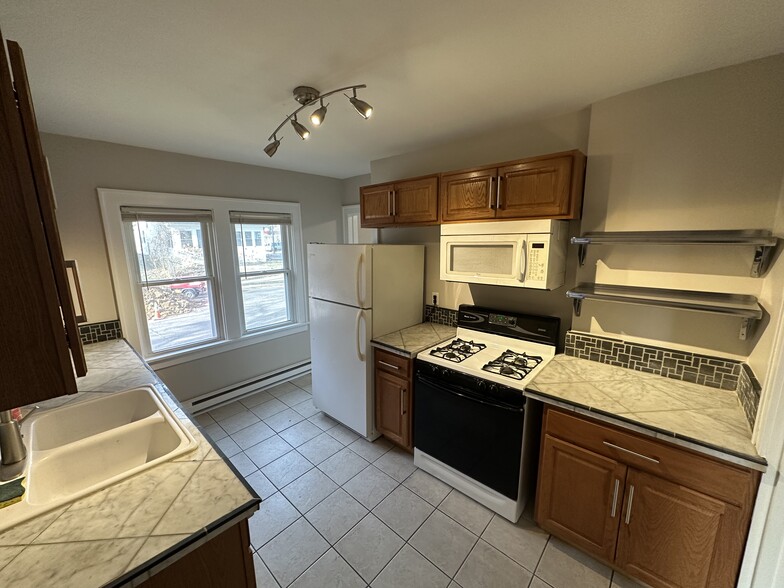 Building Photo - 235 Logan Ave N