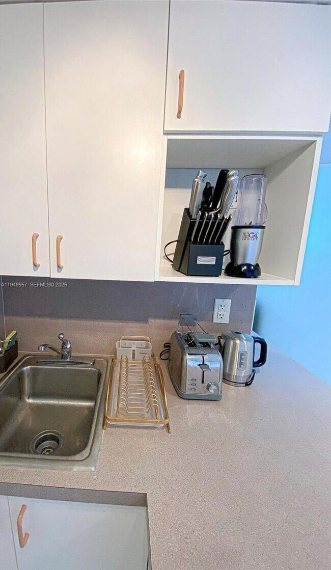 Building Photo - 5445 Collins Ave