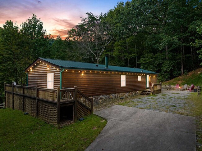 Building Photo - 1390 Snake Nation Rd