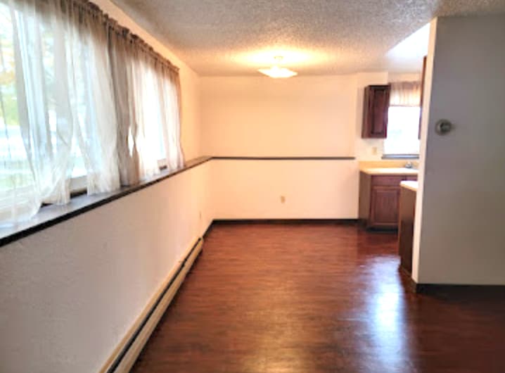 Building Photo - 900 Montana St