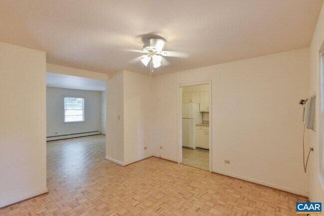 Building Photo - 1223 Park St