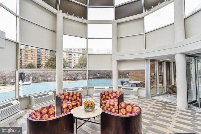 Building Photo - 8370 Greensboro Dr