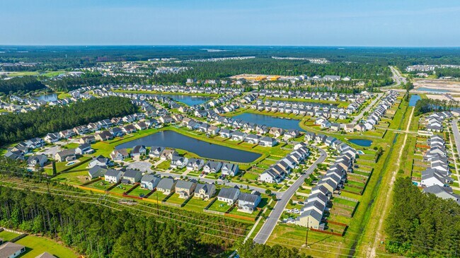 Building Photo - 201 Bigleaf Ct