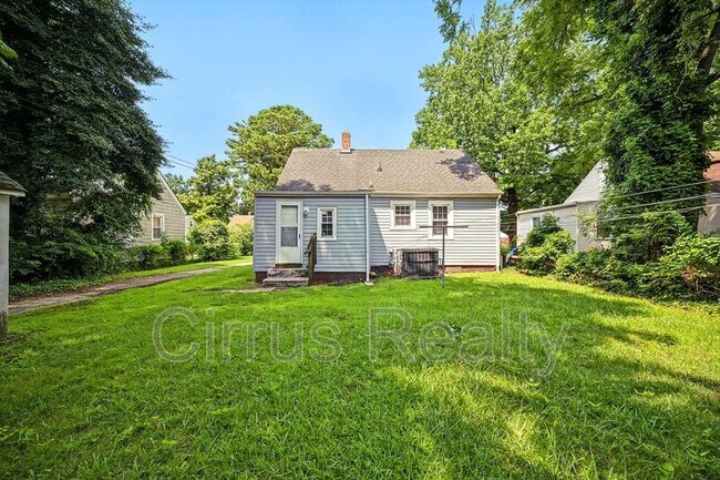 Building Photo - 428 Melville Rd