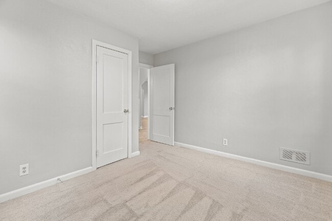 Building Photo - ADORABLE 3 BEDROOM 1 BATH RANCH HOUSE