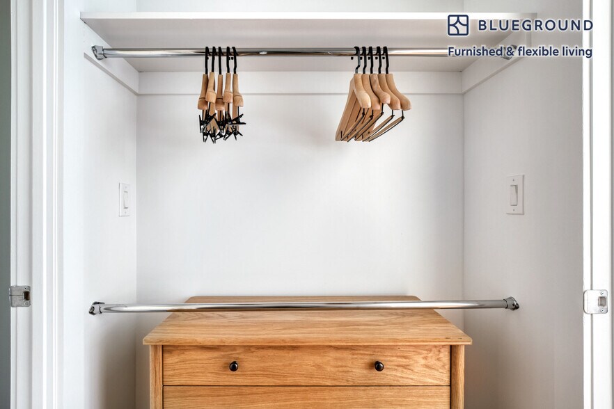 Building Photo - 120 Kingston St