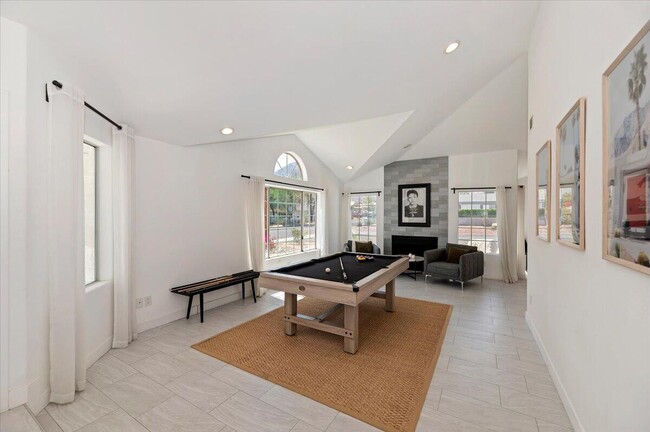 Building Photo - 53245 Avenida Martinez