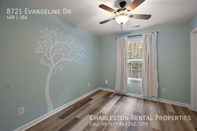 Building Photo - 8721 Evangeline Dr