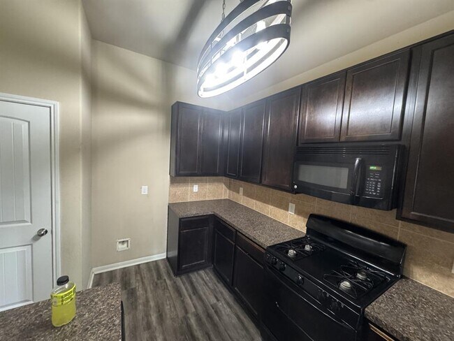 Building Photo - 296 Country Crossing Cir