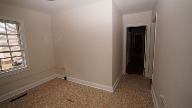 Building Photo - 14 Tallman St