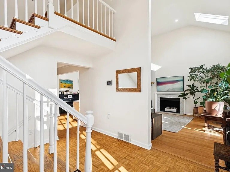 Building Photo - 7713 Cherokee St