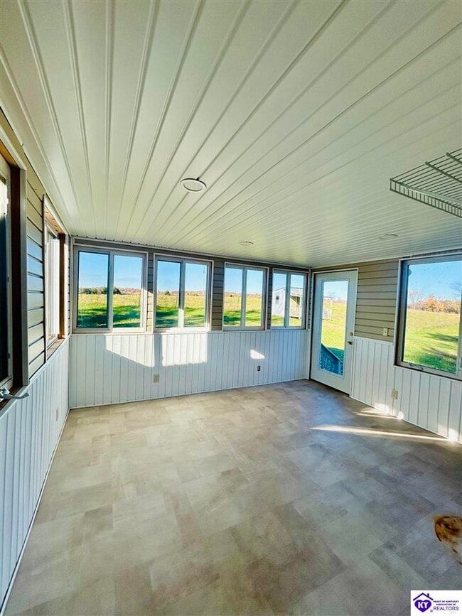 Building Photo - 8146 Hardinsburg Rd