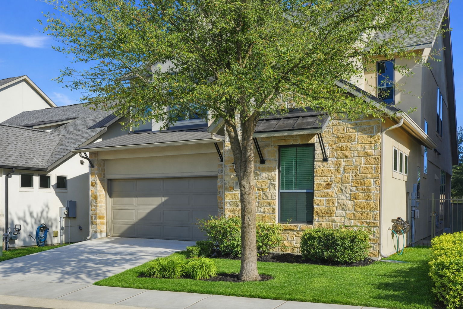 Building Photo - 11330 Cottage Grove