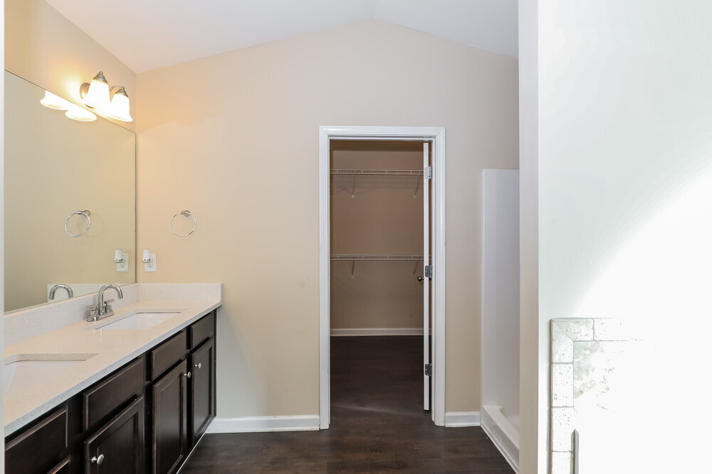 Building Photo - 705 Yukon Way