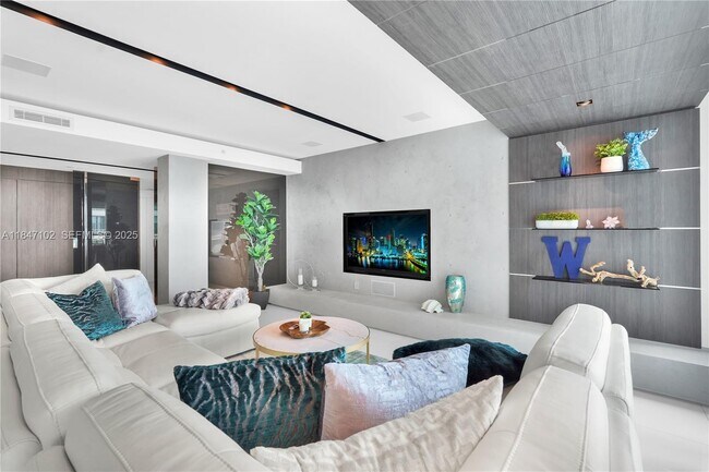 Building Photo - 3535 S Ocean Dr