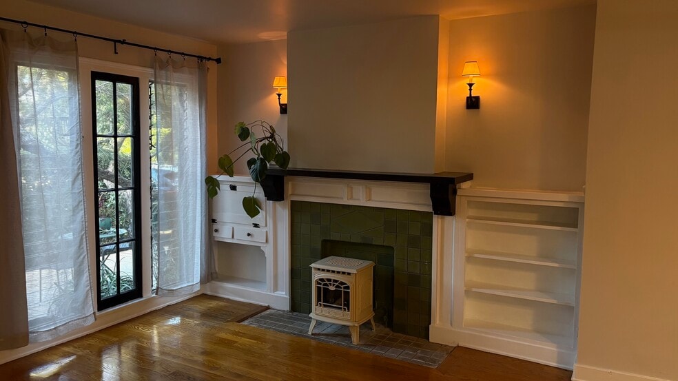 Building Photo - 851 N Ogden Dr