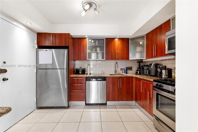 Building Photo - 2030 S Ocean Dr