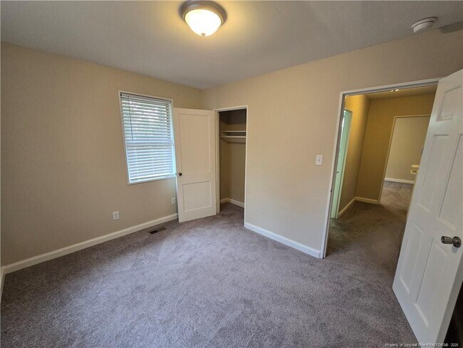 Building Photo - 479 McBain Dr