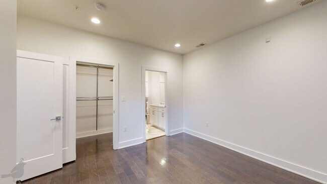 Building Photo - Stunning and Spacious Duplex in Brookland w/ Parking!