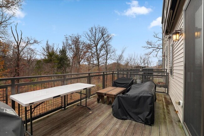 Building Photo - A Glimpse of Serene Living in Chantilly, VA