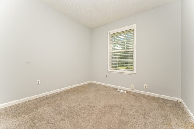 Building Photo - Fantastic 4bd/2ba home! Let yourself in!