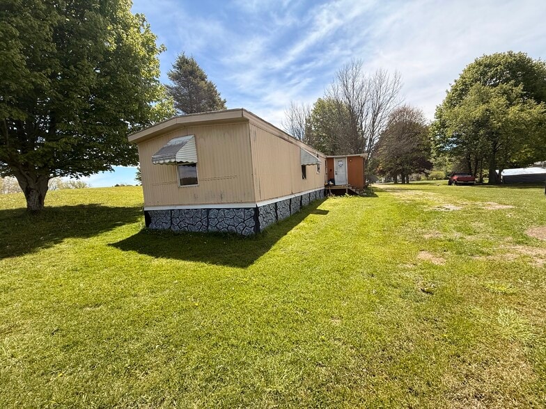 Building Photo - 702 Sedgwick Rd