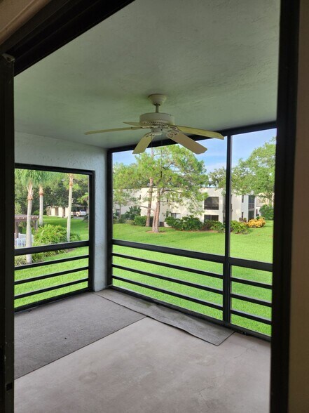 Corner unit with Covered Patio - 3546 Richwood Link