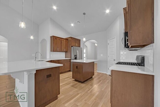 Building Photo - Owasso Dream Home! New Construction! Lawnc...