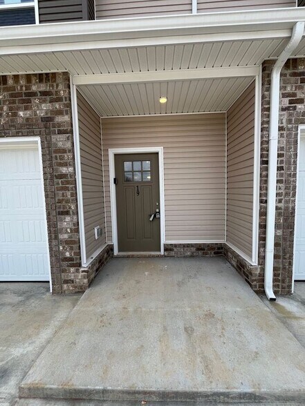 Building Photo - 3385 Polly Dr