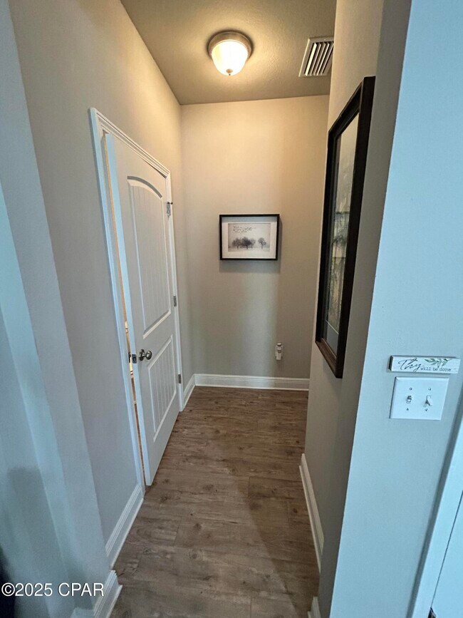 Building Photo - 103 Salt Marsh Wy