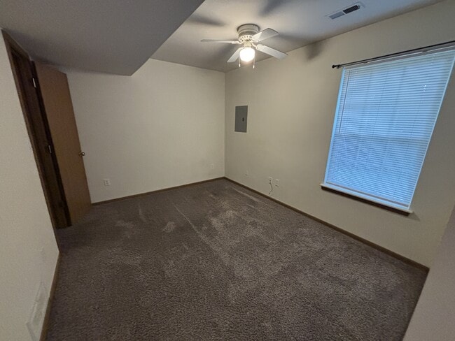 Building Photo - 314 Burnside Dr