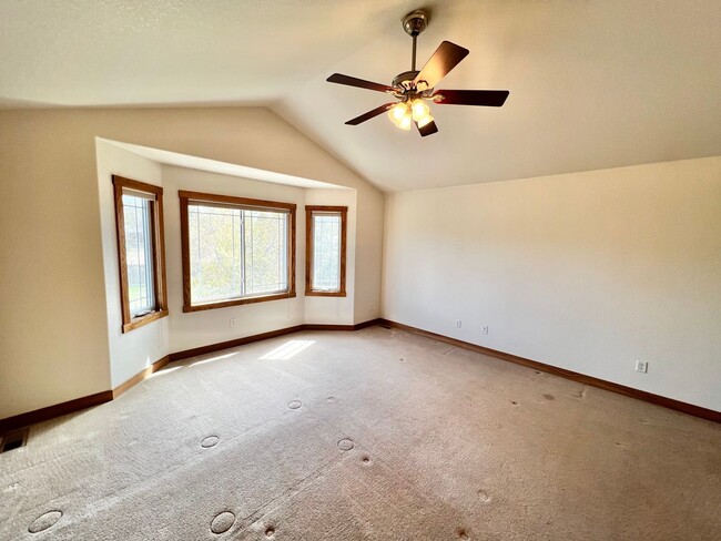 Building Photo - 3 bed, 3 bath Home in Poudre Overlook Neig...