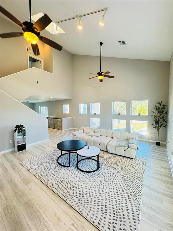 Building Photo - 6908 Yellowstone Way Dr