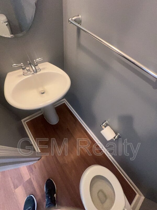 Building Photo - 7120 Azalea Dr