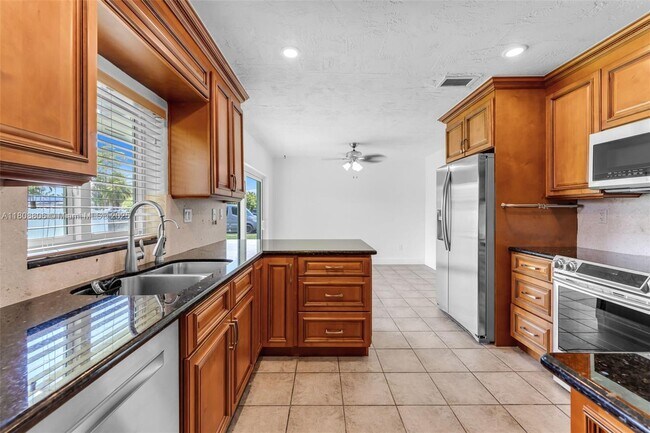 Building Photo - 12520 SW 106th St