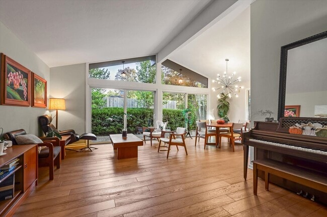 Building Photo - Mid-Century Home in Killearn Estates