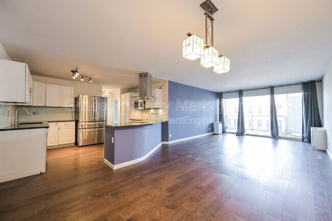 Building Photo - 888 Logan St