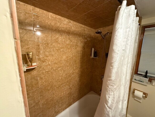 Building Photo - 15 Michael Rd