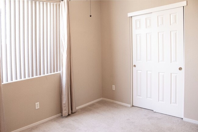 Building Photo - 3 Bed 2 Bath 55+ community of Miners Villa...